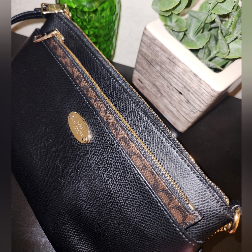 Coach Leather Pop Pouch Wristlet/Clutch